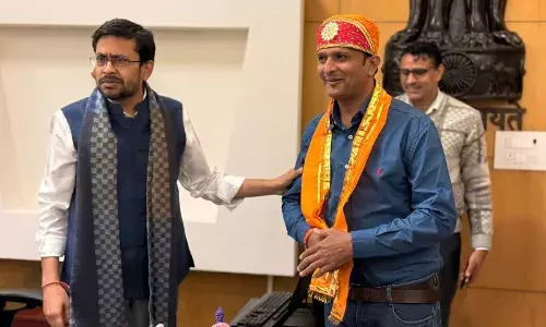 रावल तहसीलदार पद पर पदोन्नत, जिला कलक्टर ने किया सम्मान रावल तहसीलदार पद पर पदोन्नत, जिला कलक्टर ने किया सम्मान