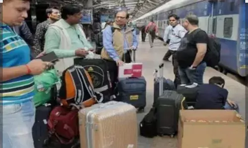 रेल मंत्री अश्विनी वैष्णव का बड़ा एलान: अब ट्रेन में एक्स्ट्रा लगेज पर देना होगा अतिरिक्त शुल्क