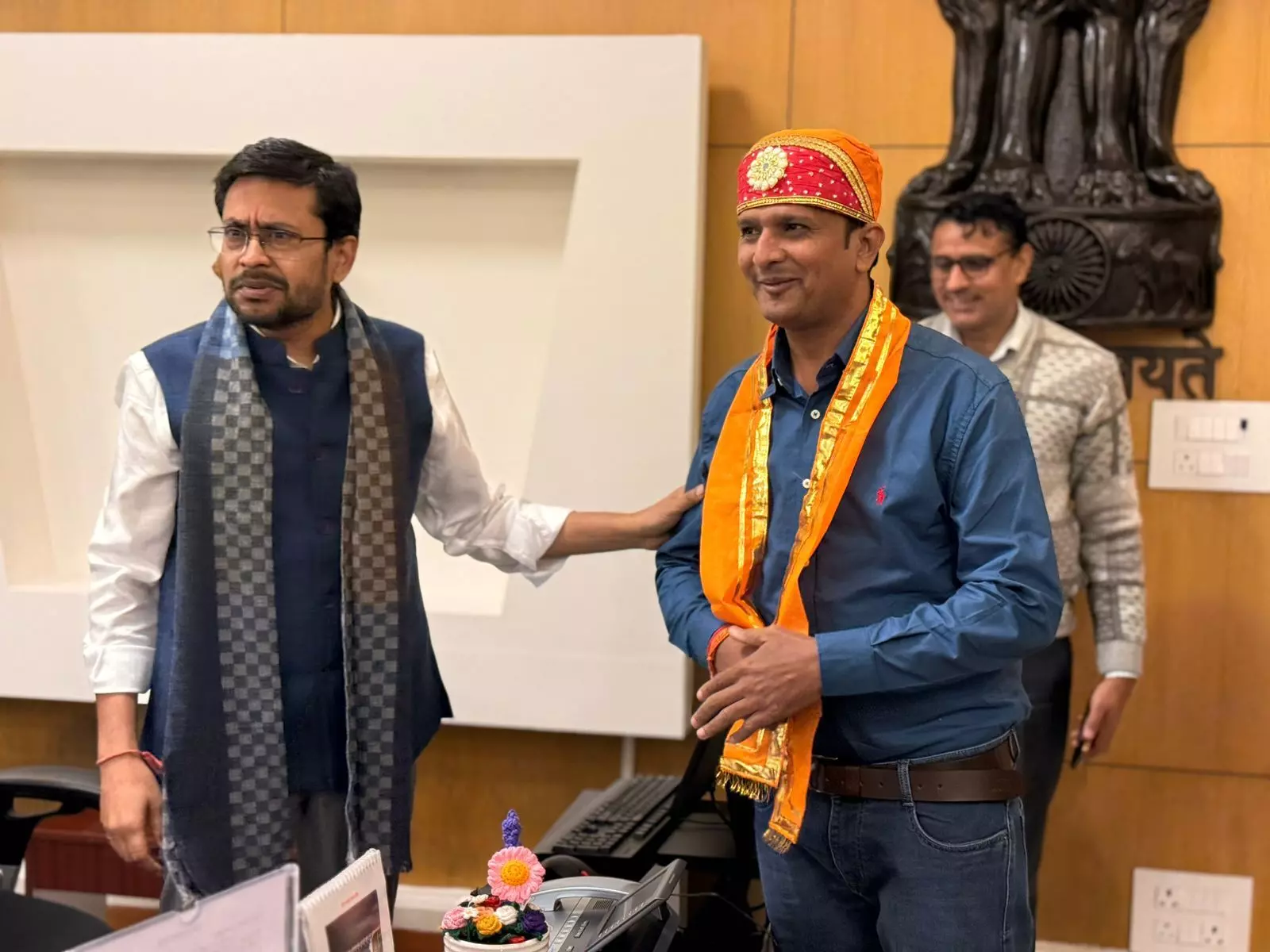 रावल तहसीलदार पद पर पदोन्नत, जिला कलक्टर ने किया सम्मान रावल तहसीलदार पद पर पदोन्नत, जिला कलक्टर ने किया सम्मान