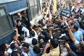 कांग्रेसियों ने सोनिया-राहुल के खिलाफ ईडी दुरुपयोग के विरोध में किया प्रदर्शन कांग्रेसियों ने सोनिया-राहुल के खिलाफ ईडी दुरुपयोग के विरोध में किया प्रदर्शन