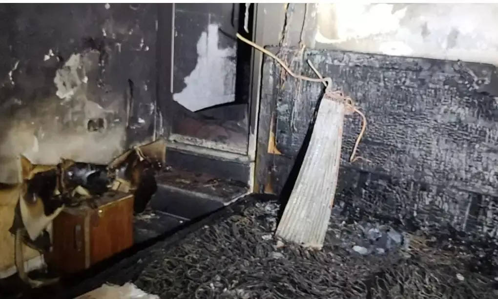 नीमराना में जय गेस्ट हाउस में आग, एक युवक की मौत और पांच घायल