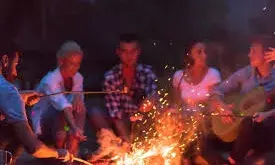 एक्सक्लूसिव हाउस पार्टी स्कैम युवाओं को  बनाया जा रहा है शिकार