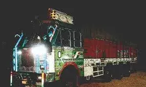 जयपुर दौसा और लालसोट वन विभाग की संयुक्त कार्रवाई, पीछा कर प्रतिबंधित लकड़ी से भरा ट्रक पकड़ा