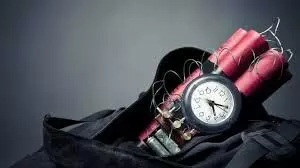 मुंबई बांद्रा कोर्ट को बम से उड़ाने की धमकी, जांच में जुटी पुलिस मुंबई बांद्रा कोर्ट को बम से उड़ाने की धमकी, जांच में जुटी पुलिस