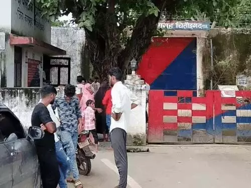 पैरोल से नहीं लौटा एनडीपीएस का बंदी, जेल प्रशासन ने दर्ज कराया मामला पैरोल से नहीं लौटा एनडीपीएस का बंदी, जेल प्रशासन ने दर्ज कराया मामला