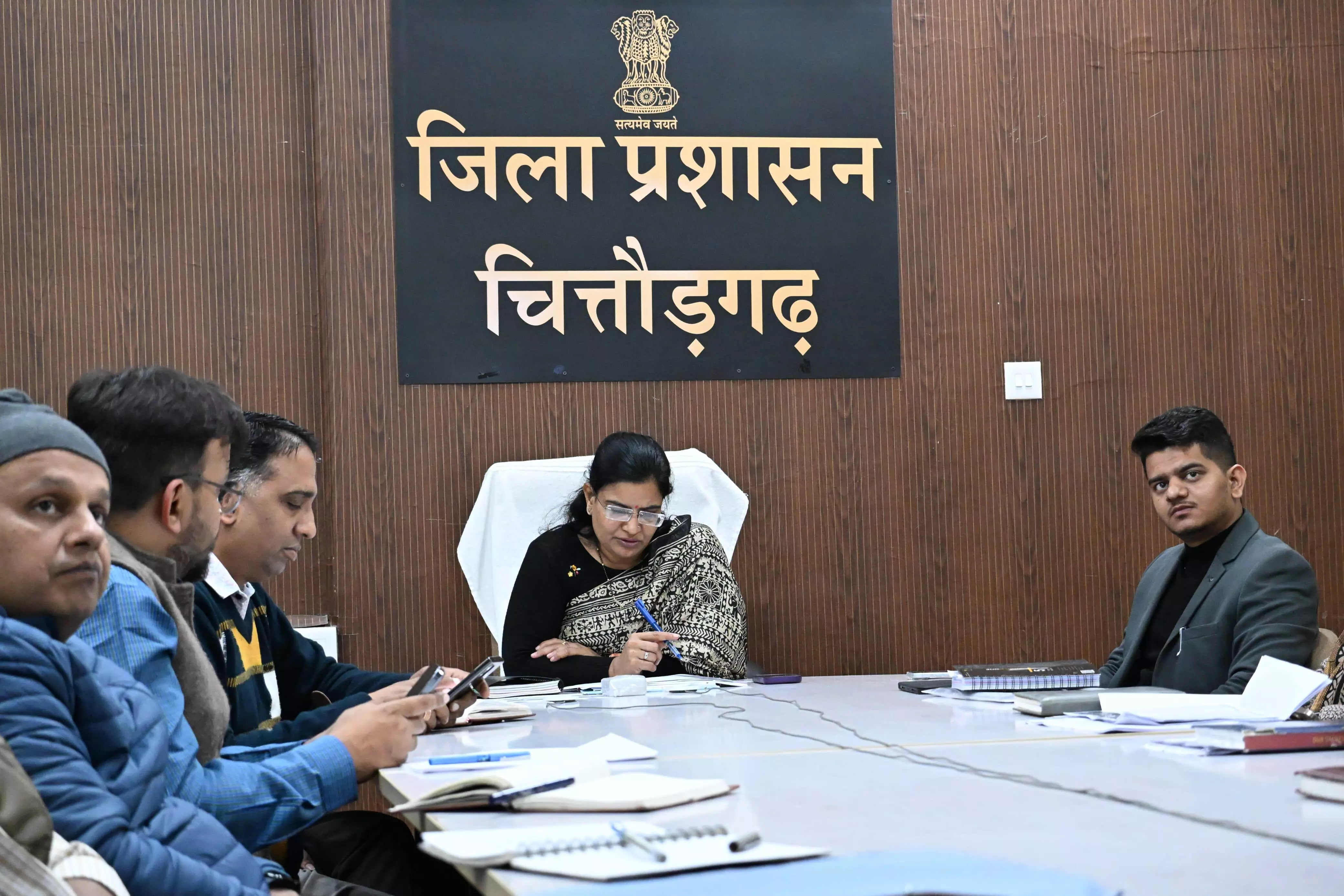 अतिरिक्त जिला कलक्टर ने सुशासन सप्ताह को लेकर वीसी के माध्यम से अधिकारियों की बैठक ली अतिरिक्त जिला कलक्टर ने सुशासन सप्ताह को लेकर वीसी के माध्यम से अधिकारियों की बैठक ली