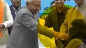 बिहार में आयुष महिला डॉक्टर के हिजाब से कथित छेड़छाड़ पर APCR ने जताई कड़ी आपत्ति बिहार में आयुष महिला डॉक्टर के हिजाब से कथित छेड़छाड़ पर APCR ने जताई कड़ी आपत्ति