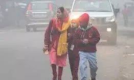 बिहार में घना कोहरा, स्कूलों का समय बदला, हादसों में 7 की मौत बिहार में घना कोहरा, स्कूलों का समय बदला, हादसों में 7 की मौत