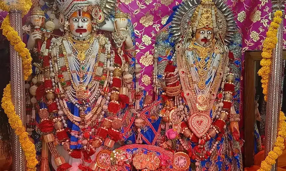 अमावस्या पर लक्ष्मीनारायण दरबार में सजी विशेष झांकी, आज से 60 दिनों तक भक्तों को मिलेगी विशेष प्रसादी अमावस्या पर लक्ष्मीनारायण दरबार में सजी विशेष झांकी, आज से 60 दिनों तक भक्तों को मिलेगी विशेष प्रसादी