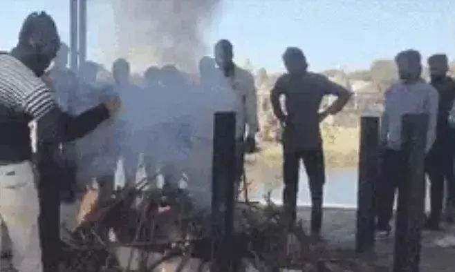 विदिशा: बेटी घर छोड़कर प्रेमी के साथ चली गई, परिवार ने किया पुतला बनाकर अंतिम संस्कार