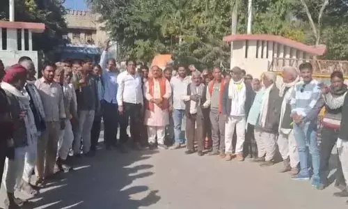 राजस्थान उच्च न्यायालय के निर्णय के विरोध में पर्यावरण प्रेमियों का प्रदर्शन राजस्थान उच्च न्यायालय के निर्णय के विरोध में पर्यावरण प्रेमियों का प्रदर्शन