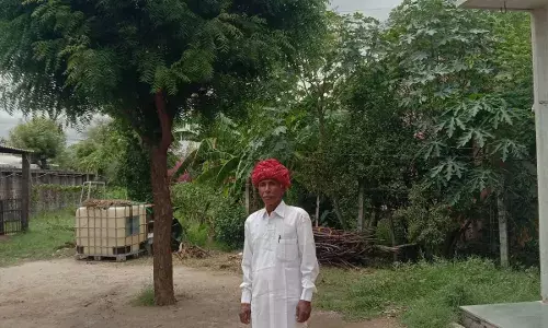 विभाग के खाते में पैसे जमा होने के बाद भी चक्कर काटने को मजबूर