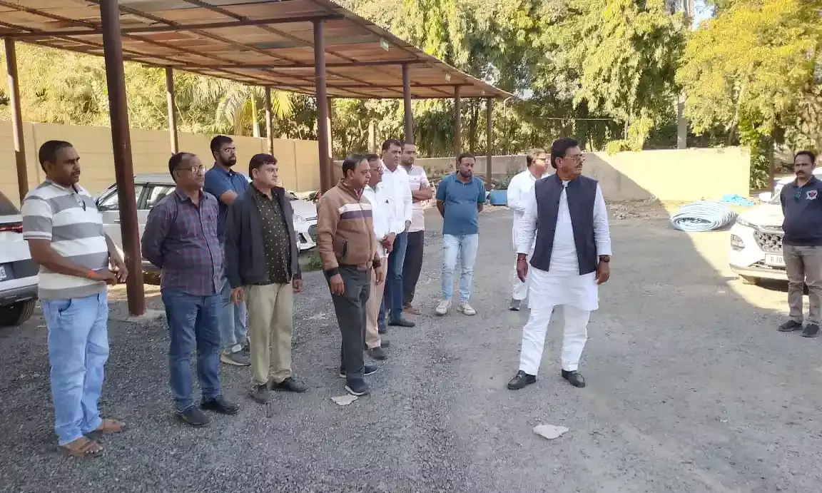 निःशुल्क नेत्र चिकित्सा शिविर की तैयारियों का पूर्व सहकारिता मंत्री आंजना ने किया अवलोकन