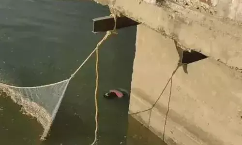 मेजा बांध में अधेड़ का शव मिलने से सनसनी, पुलिस ने शव बाहर निकाल कर पोस्टमार्टम के लिए भेजा