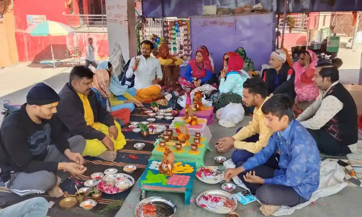 त्रिवेणी धाम में कालसर्प दोष निवारण पूजा की