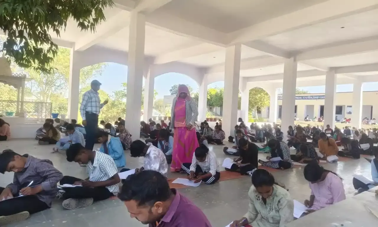 मण्डावर प्रतिभा खोज परीक्षा का आयोजन, 242 अभ्यर्थियों ने लिया भाग