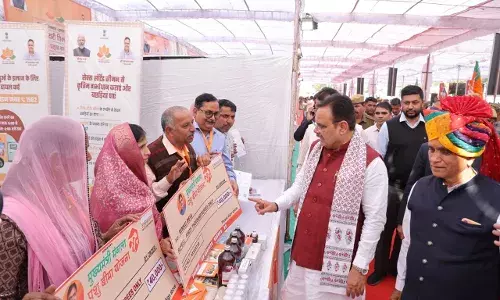 विभिन्न विभागों की स्टॉल्स का किया अवलोकन, दिव्यांगजनों को स्कूटी वितरित विभिन्न विभागों की स्टॉल्स का किया अवलोकन, दिव्यांगजनों को स्कूटी वितरित