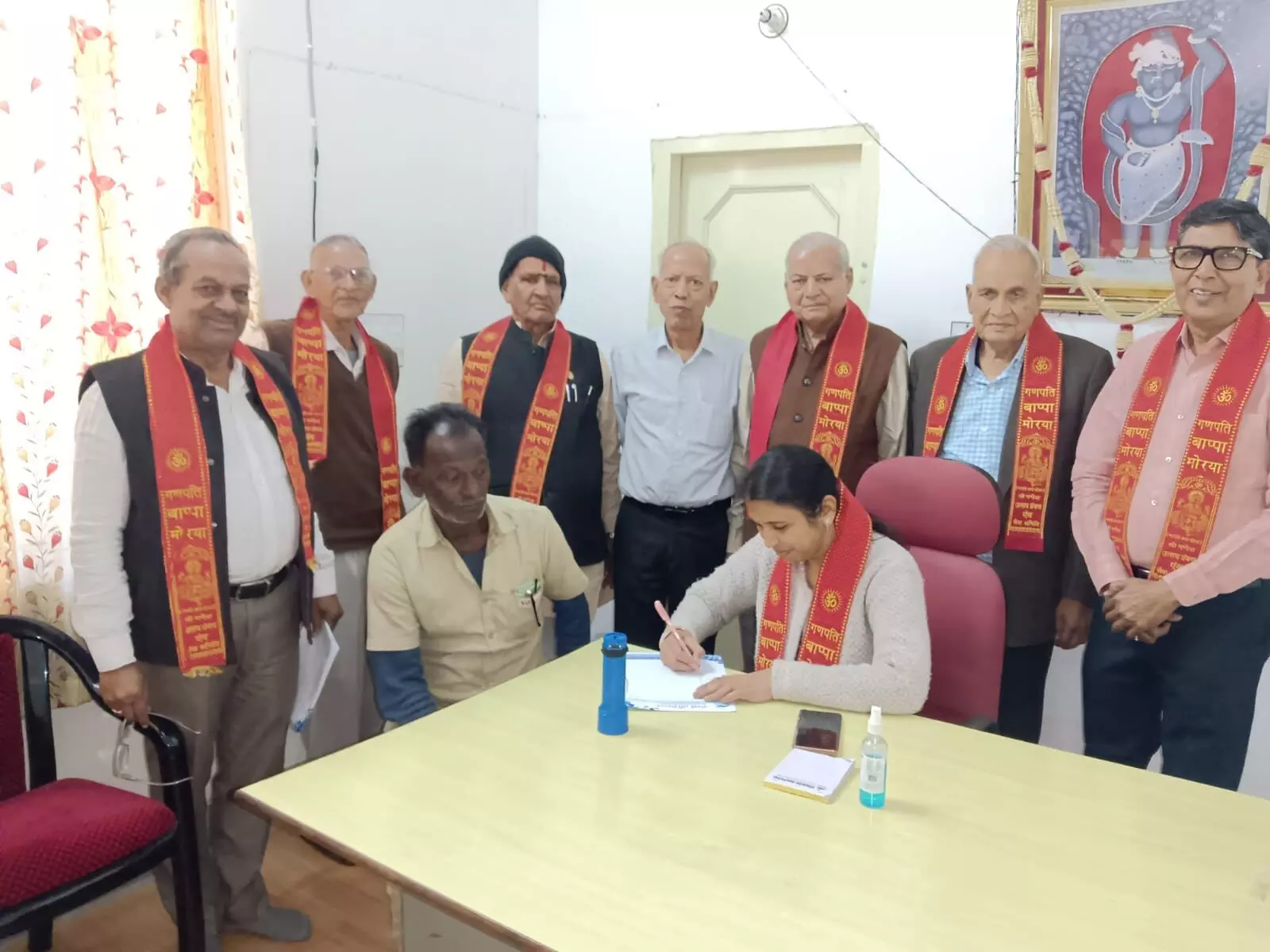 निशुल्क नेत्र जांच मोतियाबिंद ऑपरेशन शिविर में 20 गांवो के 80 रोगियों को दिया परामर्श निशुल्क नेत्र जांच मोतियाबिंद ऑपरेशन शिविर में 20 गांवो के 80 रोगियों को दिया परामर्श