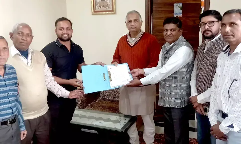 मारू भाम्बी समाज का बड़ा फैसला: शमशान की परंपरा बदली, अब कपड़ों की जगह सेवा और संवेदना