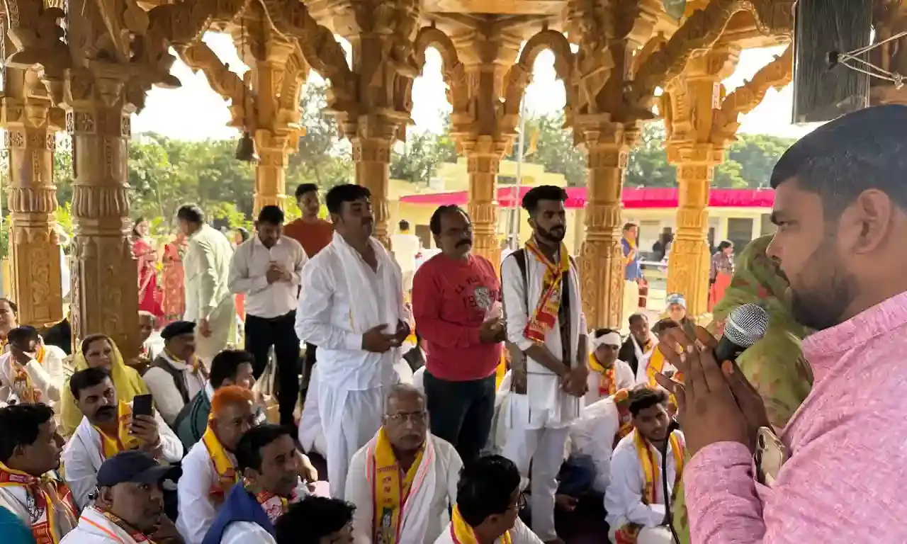 सांवरिया सेठ मंदिर में गूंजे गुंजन म्यूजिक के सुर, पोष बड़े के भोग के साथ उमड़ा आस्था का सैलाब