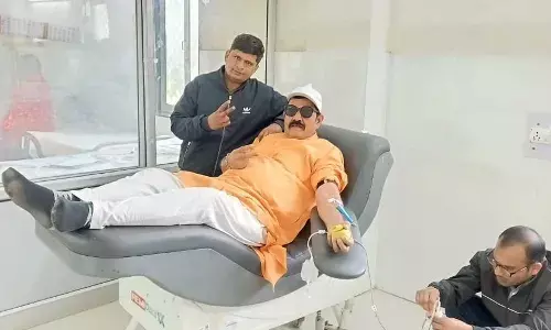 भीलवाड़ा महात्मा गांधी अस्पताल में रक्तदान से बची आईसीयू में भर्ती महिला की जान भीलवाड़ा महात्मा गांधी अस्पताल में रक्तदान से बची आईसीयू में भर्ती महिला की जान