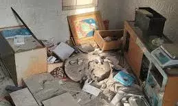 आमेसर गांव में ज्वेलर्स की दुकान से लाखों की चोरी, सीसीटीवी में दिखी कैंपर गाड़ी आमेसर गांव में ज्वेलर्स की दुकान से लाखों की चोरी, सीसीटीवी में दिखी कैंपर गाड़ी