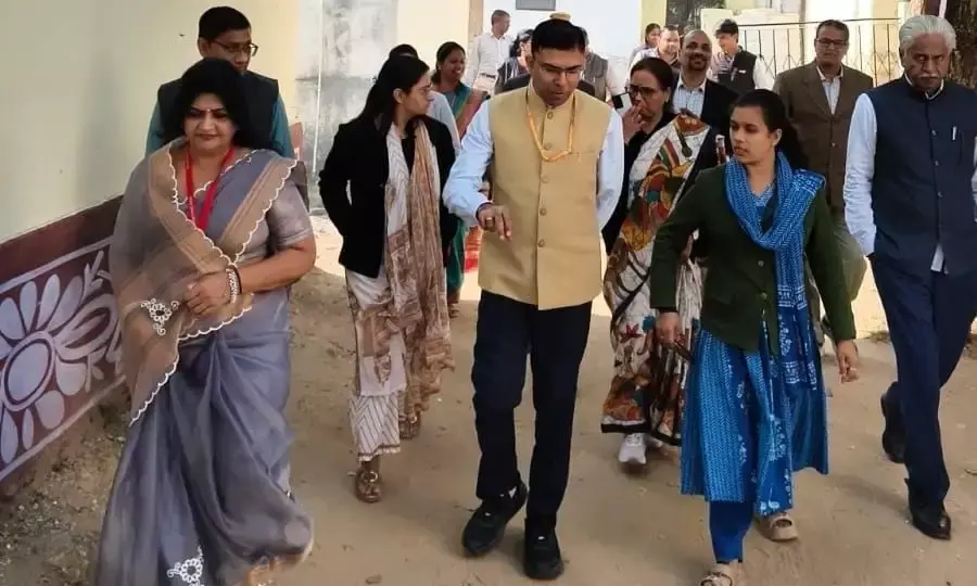 वंचित विद्यार्थियों को जोड़ें एवं कमजोर विद्यार्थियों को आगे बढ़ाएं - वरिष्ठ आईएएस कलाल