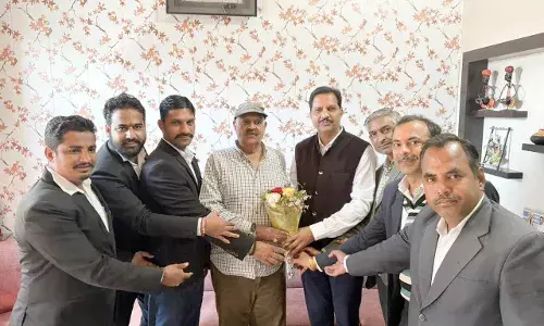 पूर्व राज्यपाल वी.पी. सिंह का अभिभाषक संस्था में स्वागत