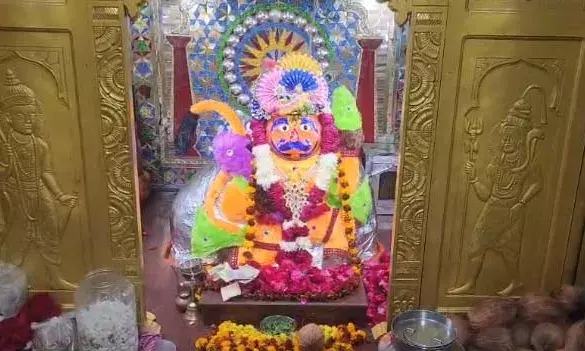 सिंदरी के बालाजी को पहनाया गया ऊनी चोला