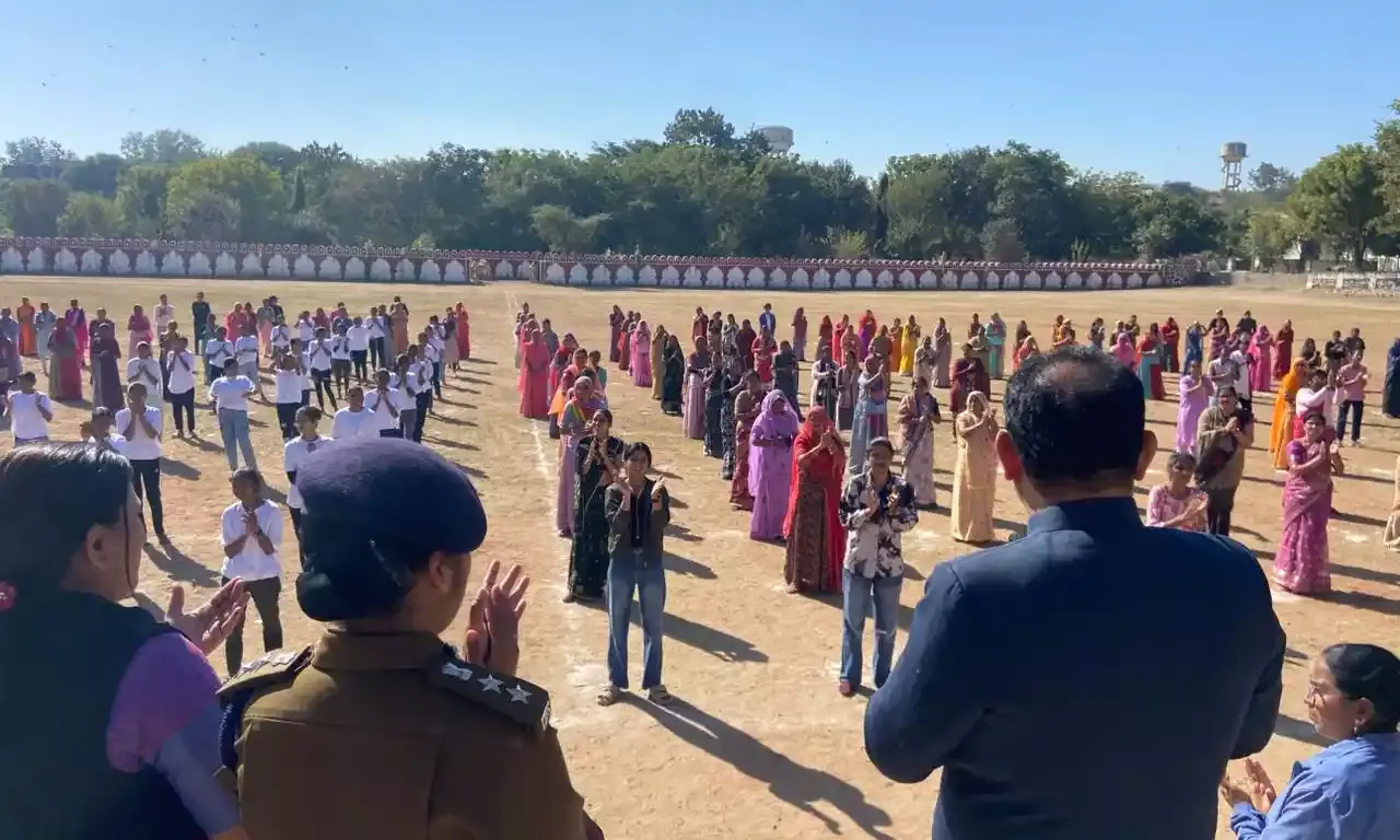 नई चेतना 4.0: सुरक्षा सखियों को आत्मरक्षा, साइबर सुरक्षा एवं जेंडर जागरूकता का दिया प्रशिक्षण