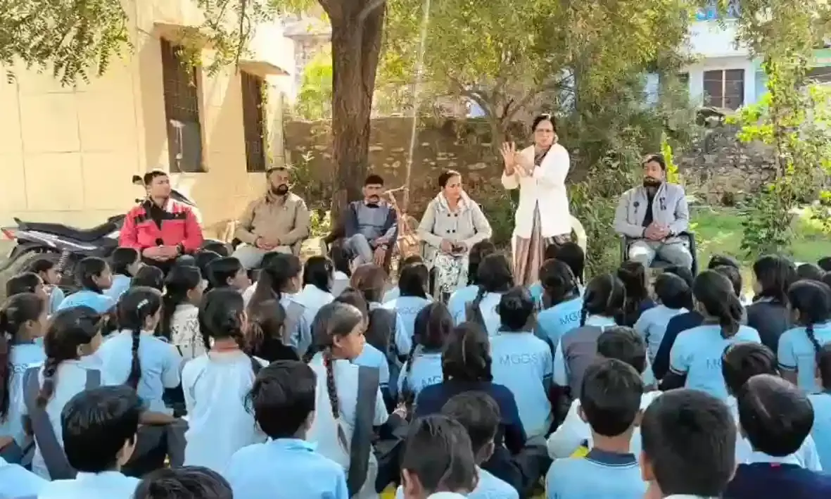 बालकों को गीता पाठ का महत्व बताया