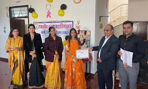 विद्यालय में वार्षिक उत्सव मनाया