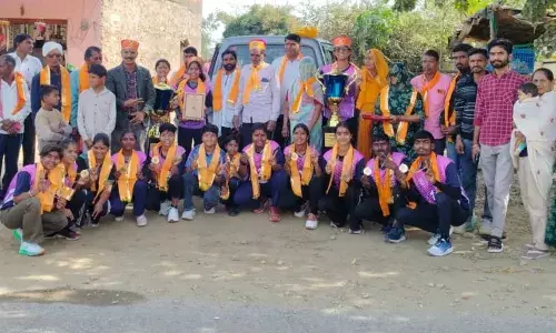 झाड़ोल में आदि गौरव खेल रत्न से सम्मानित खिलाड़ी मीरा और फेडरेशन कप विजेताओं का किया स्वागत