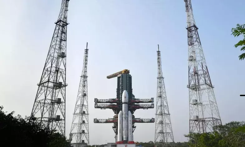 लॉन्च होगा  कुछ ही समय में इसरो का बाहुबली एलवीएम-3, बदल जाएगा मोबाइल नेटवर्क का स्वरूप; बेहद खास है मिशन