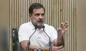 हमारा व्यापार खतरे में, देश की अर्थव्यवस्था के लिए चिंता का विषय: राहुल गांधी हमारा व्यापार खतरे में, देश की अर्थव्यवस्था के लिए चिंता का विषय: राहुल गांधी