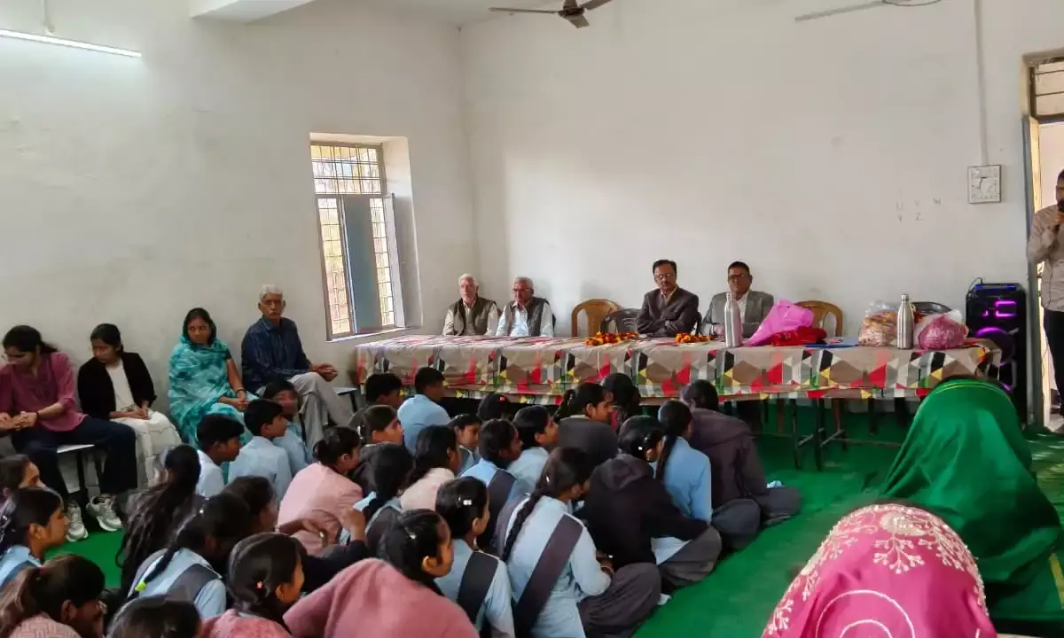 सेवानिवृत्ति पर विदाई समारोह  आयोजित