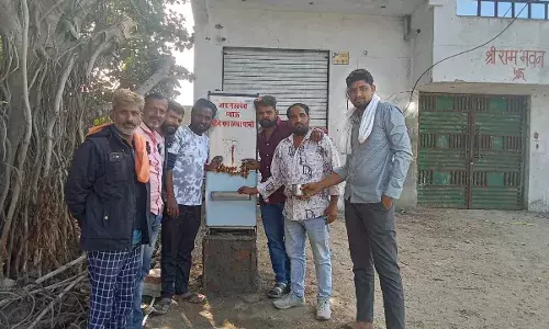 बागोर में राहगीरों के लिए वाटरकूलर की सुविधा बागोर में राहगीरों के लिए वाटरकूलर की सुविधा