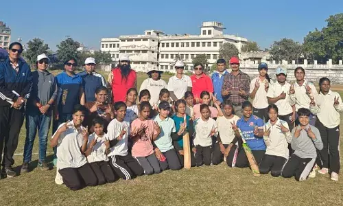 सांसद खेल महोत्सव में महिलाओं ने मारे चौके-छक्के, धार की बालिकाओं ने मारा मैदान सांसद खेल महोत्सव में महिलाओं ने मारे चौके-छक्के, धार की बालिकाओं ने मारा मैदान