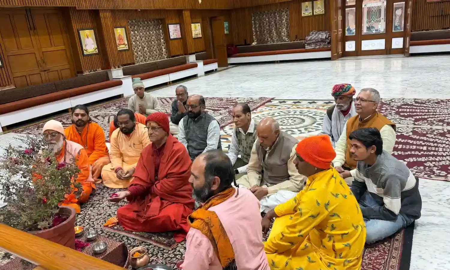 हरि शेवा उदासीन आश्रम में श्रद्धा, भक्ति और पर्यावरण चेतना के साथ मनाया गया तुलसी पूजन दिवस