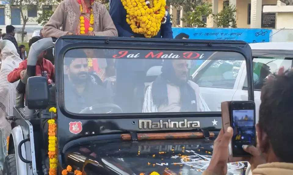 आलमास विद्यालय में सिखवाल के सेवानिवृत्ति कार्यक्रम का आयोजन