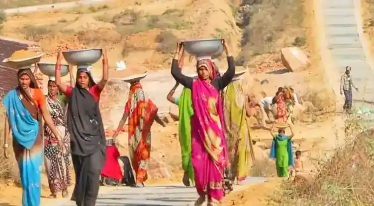 जी-रामजी योजना: महिलाओं को केंद्र में रखा गया, ग्रामीण रोजगार में एक तिहाई हिस्सेदारी अनिवार्य