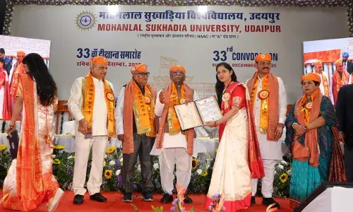 रेखा दाधीच को राजस्थानी भाषा में स्वर्ण पदक मेडल