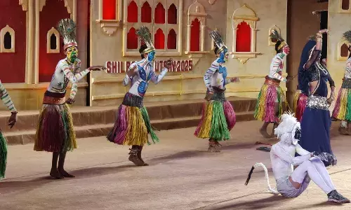 हर प्रस्तुति ने उत्सव की ‘लोक के रंग-लोक के संग’ थीम को किया साकार हर प्रस्तुति ने उत्सव की ‘लोक के रंग-लोक के संग’ थीम को किया साकार