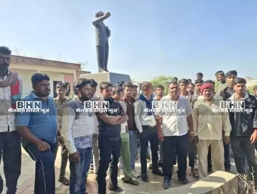 अम्बेडकर भवन की चारदीवारी तोड़ अवैध निर्माण, दलित संगठनों में आक्रोश अम्बेडकर भवन की चारदीवारी तोड़ अवैध निर्माण, दलित संगठनों में आक्रोश