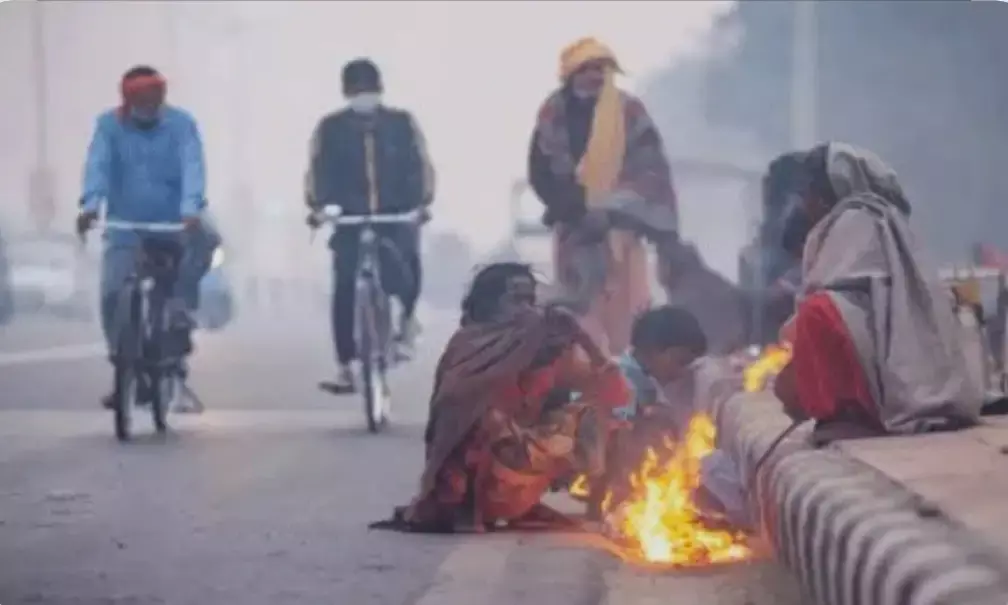 राजस्थान में कड़ाके की ठंड, तापमान में तेज गिरावट से शीतलहर का असर, सीकर में जमी बर्फ