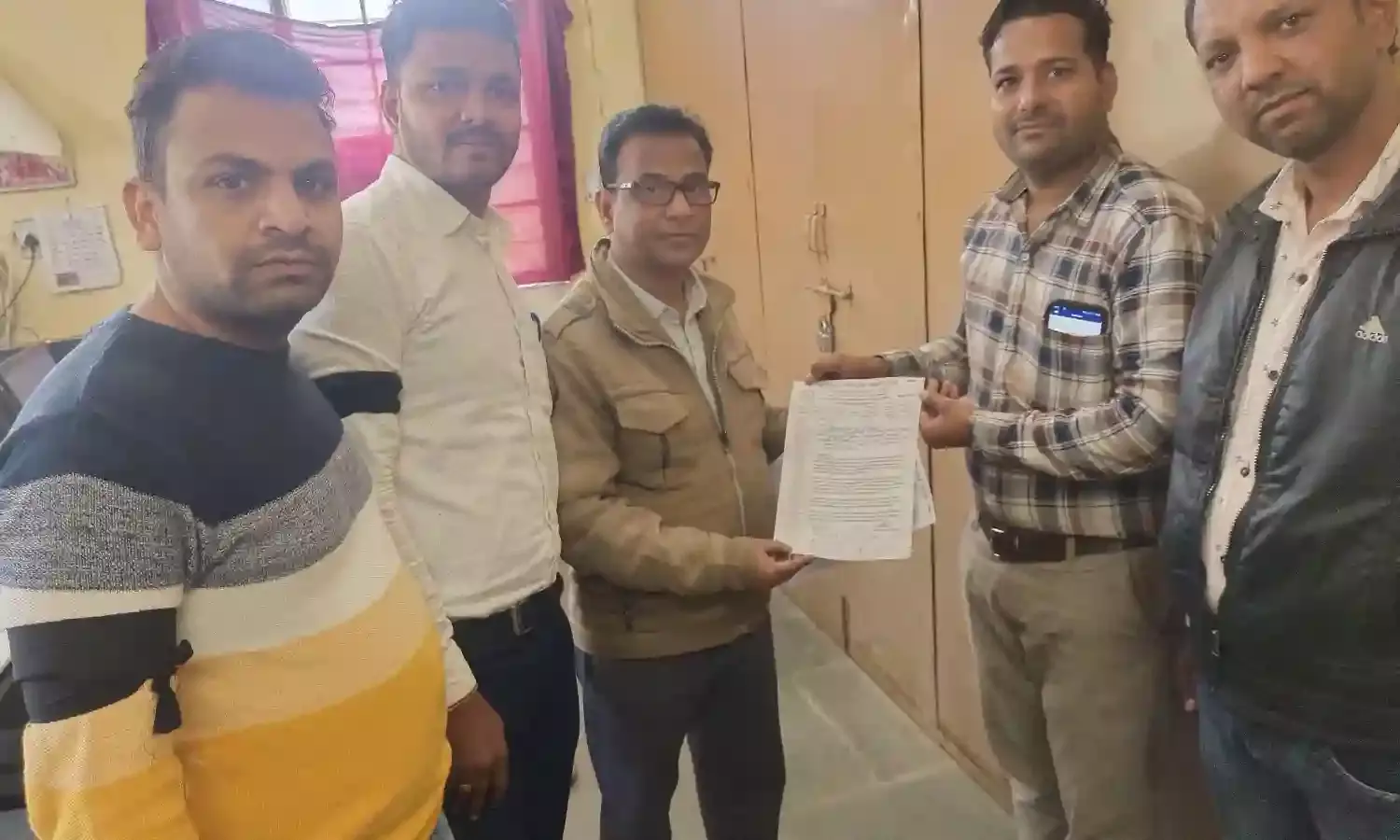 नर्सिंग और पैरामेडिकल भर्ती को लेकर सहाड़ा में सौंपा गया ज्ञापन, काली पट्टी बांधकर विरोध