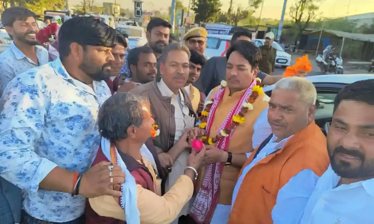 गहलोत का भीलवाड़ा आगमन, महासभा ने किया स्वागत