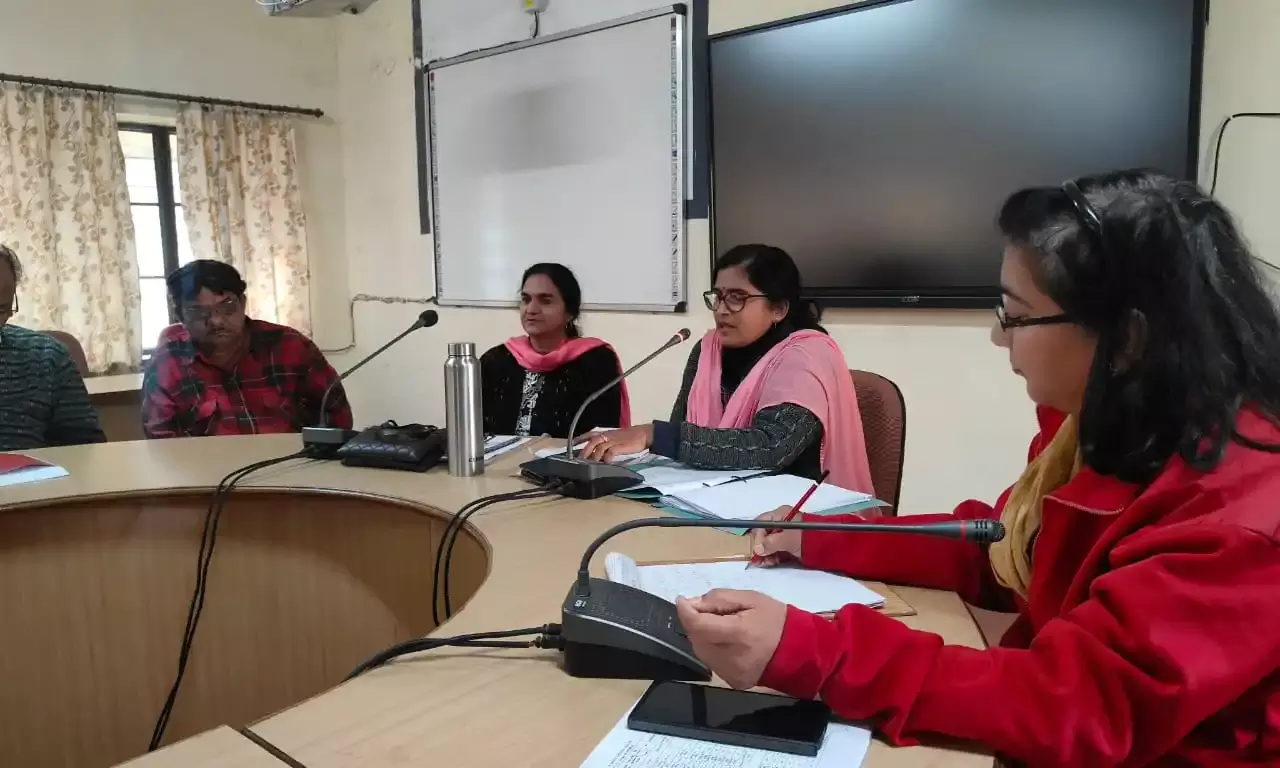 डाइट की मासिक बैठक में की गई कार्यक्रम गतिविधियों समीक्षा