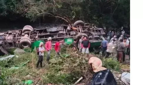 मेक्सिको में भीषण बस हादसा, 10 की मौत 32 घायल मेक्सिको में भीषण बस हादसा, 10 की मौत 32 घायल