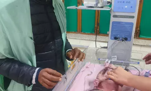 ममता हुई शर्मसार, नवजात को झाड़ियों में फेंका